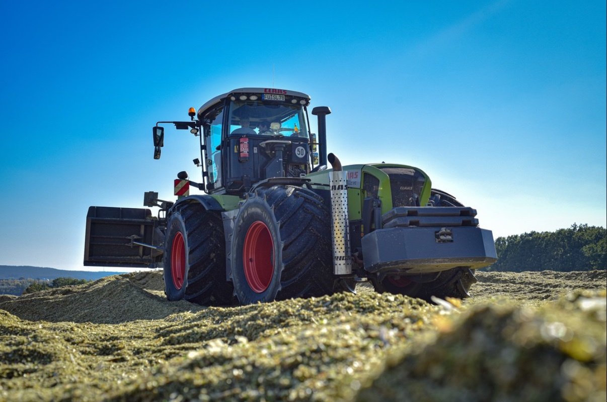 Traktor типа CLAAS Xerion 3800 Trac VC, Gebrauchtmaschine в Langenzenn (Фотография 2)