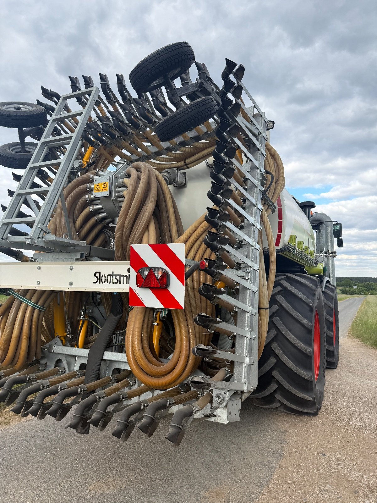 Traktor типа CLAAS Xerion 3800 Trac VC, Gebrauchtmaschine в Langenzenn (Фотография 8)