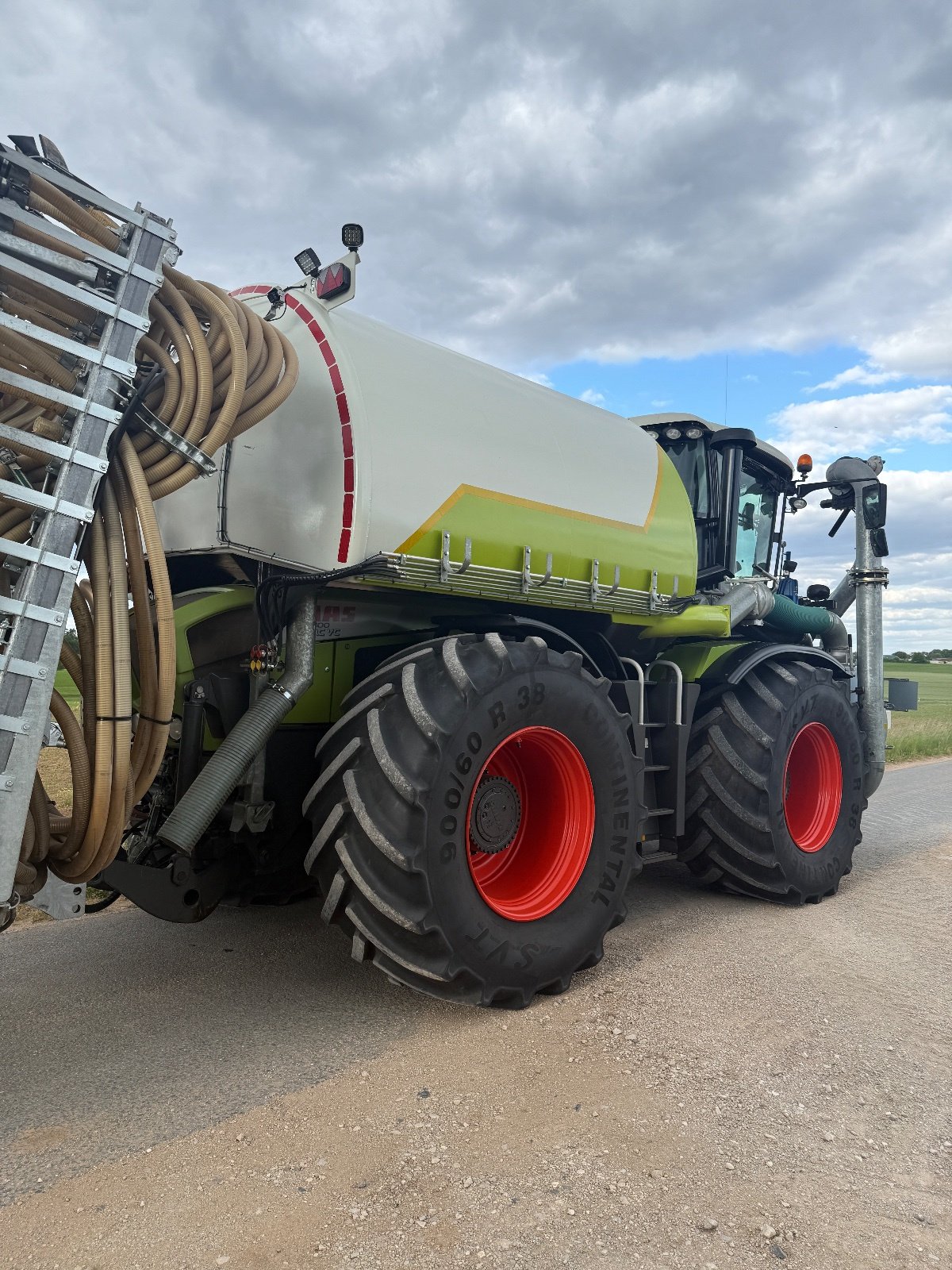 Traktor типа CLAAS Xerion 3800 Trac VC, Gebrauchtmaschine в Langenzenn (Фотография 10)