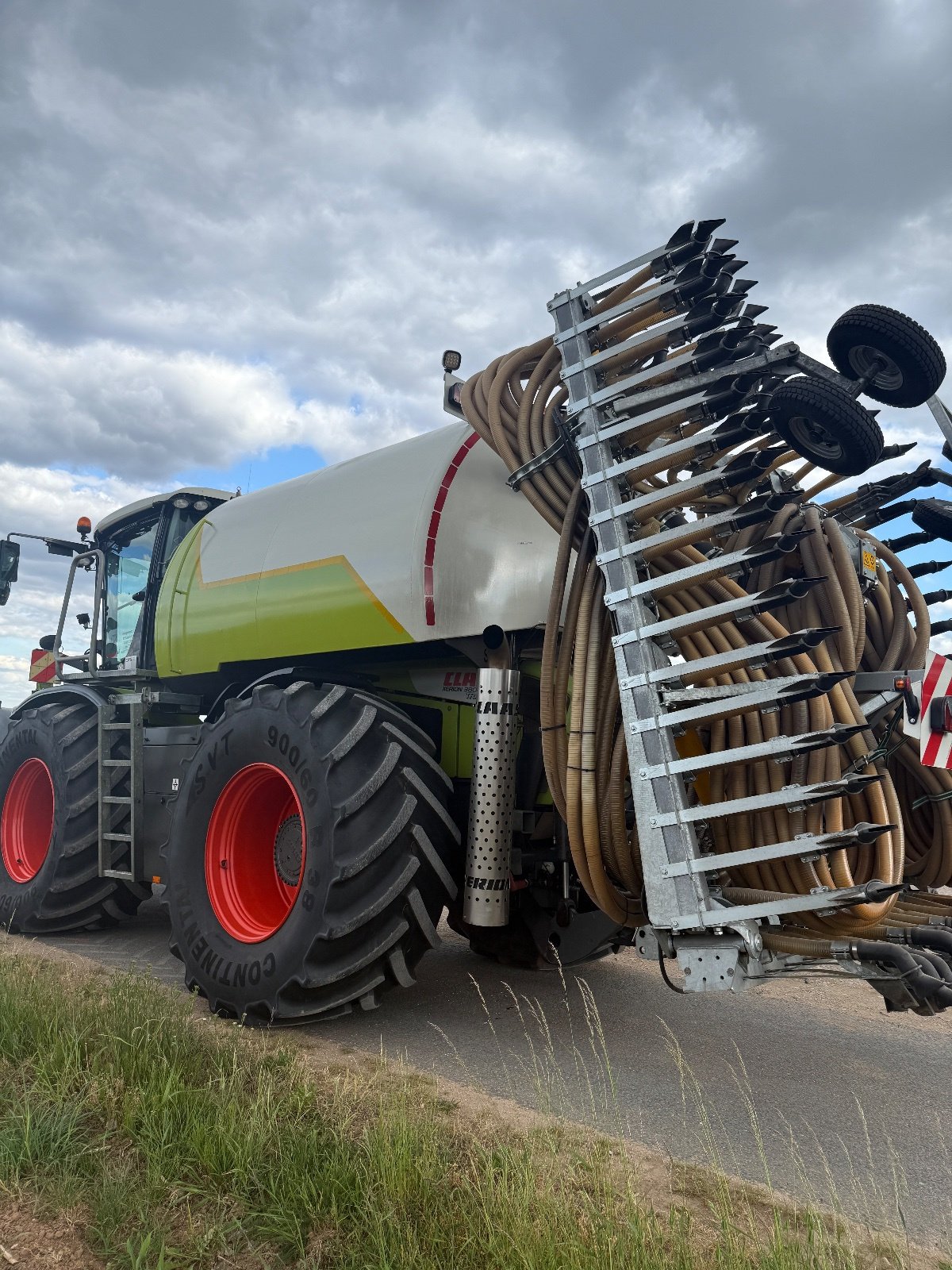 Traktor типа CLAAS Xerion 3800 Trac VC, Gebrauchtmaschine в Langenzenn (Фотография 14)