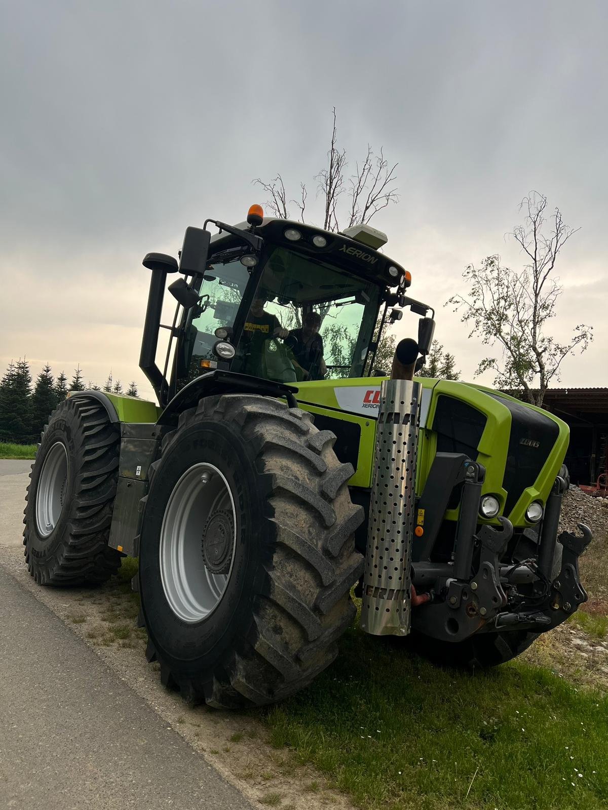 Traktor του τύπου CLAAS Xerion 3800 Trac VC, Gebrauchtmaschine σε Buchen (Φωτογραφία 1)