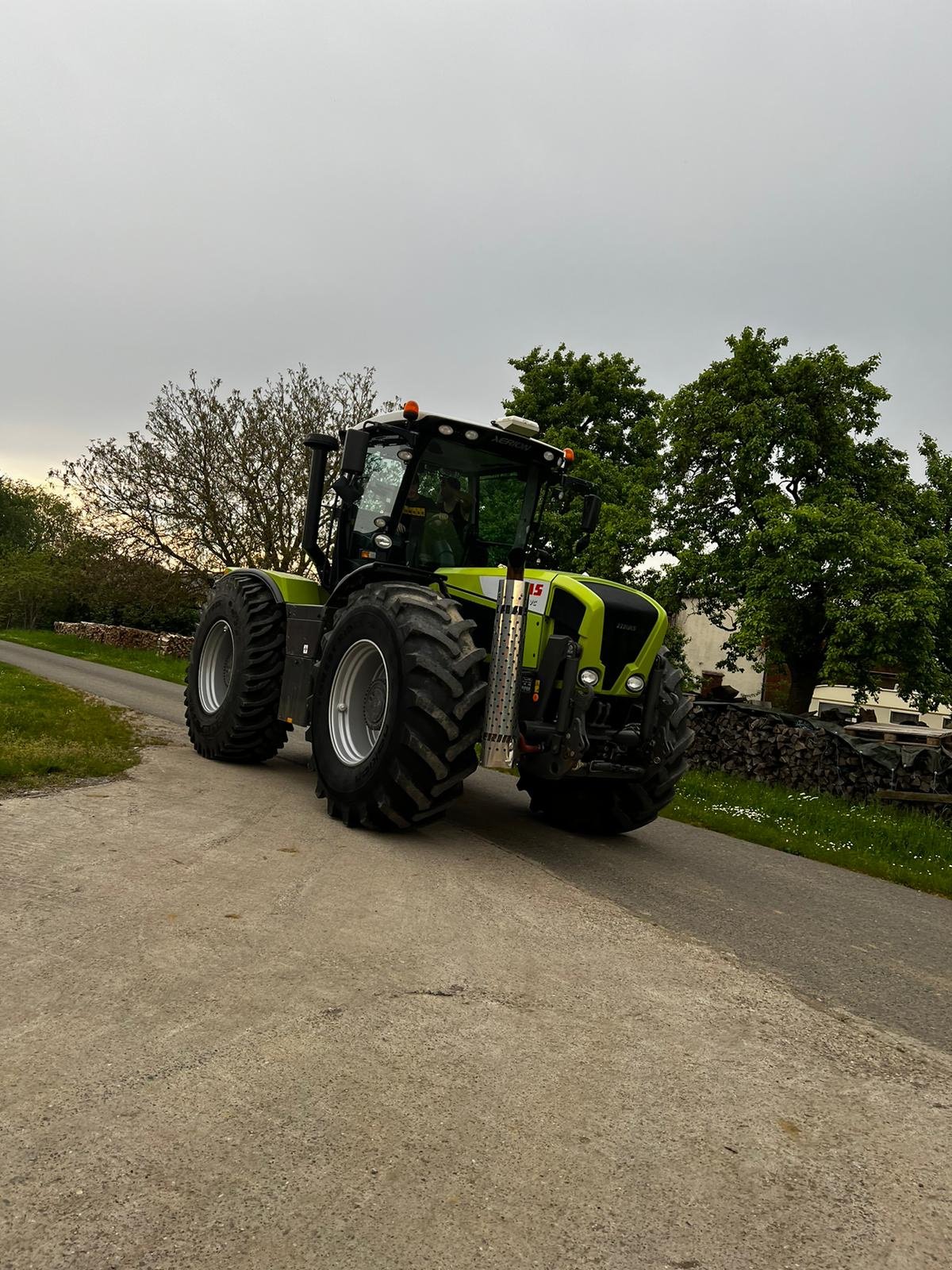 Traktor του τύπου CLAAS Xerion 3800 Trac VC, Gebrauchtmaschine σε Buchen (Φωτογραφία 7)