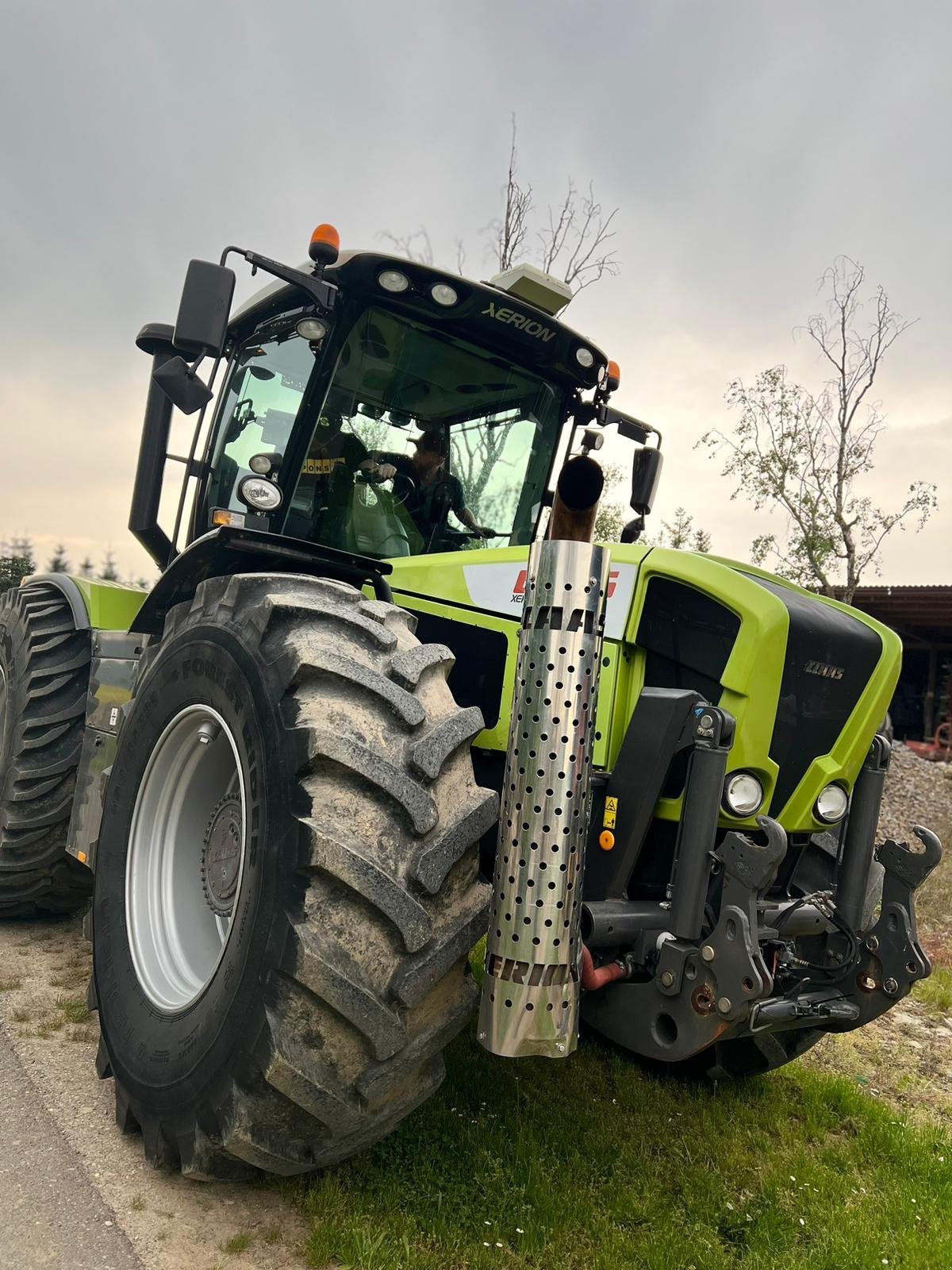 Traktor του τύπου CLAAS Xerion 3800 Trac VC, Gebrauchtmaschine σε Buchen (Φωτογραφία 8)
