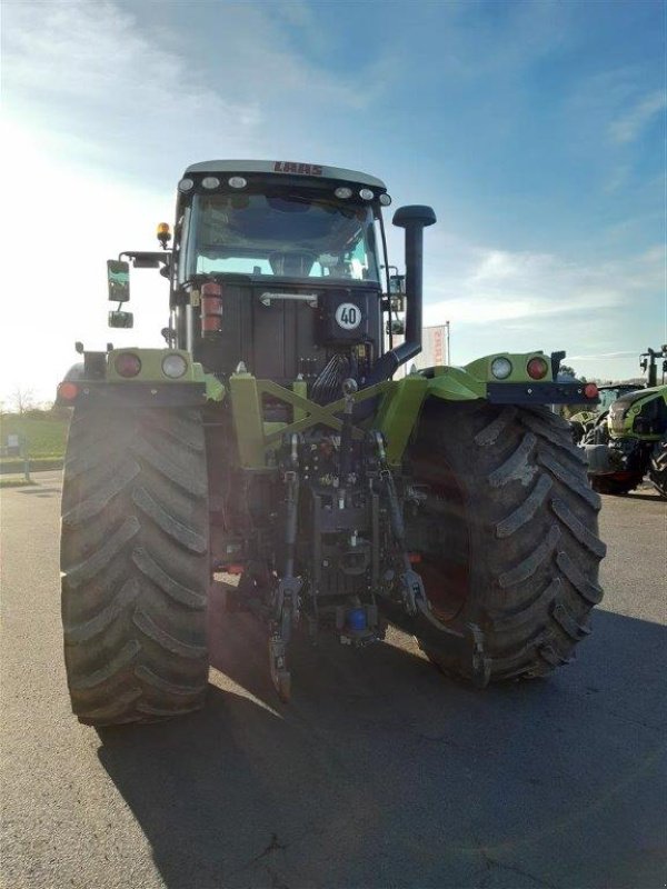 Traktor типа CLAAS Xerion 3800 Trac, Gebrauchtmaschine в Grimma (Фотография 4)