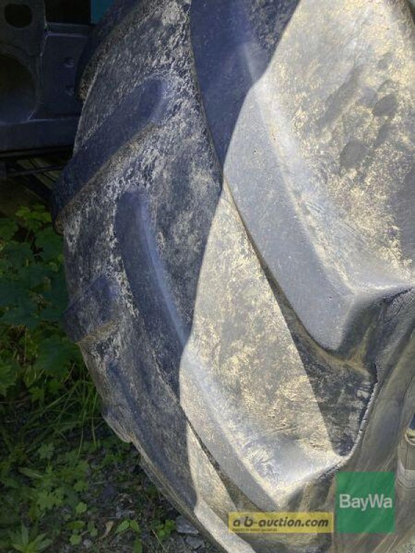 Traktor des Typs CLAAS XERION 3800 VC, Gebrauchtmaschine in Obertraubling (Bild 3)