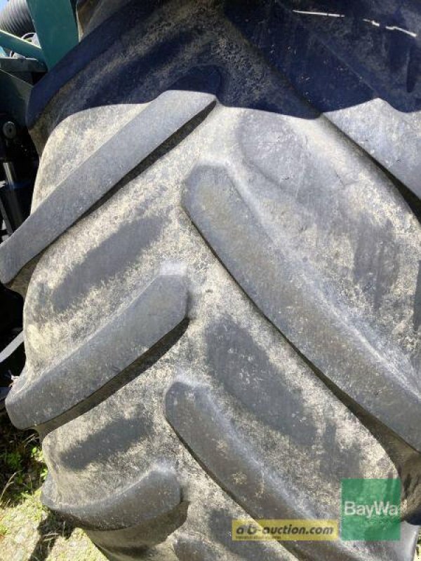 Traktor des Typs CLAAS XERION 3800 VC, Gebrauchtmaschine in Obertraubling (Bild 5)