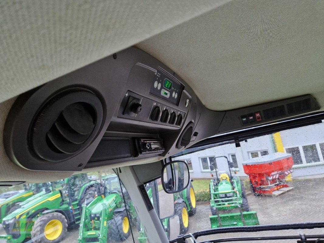 Traktor del tipo CLAAS Xerion 3800VC Heckzapfwelle, Gebrauchtmaschine en Schenkenberg (Imagen 18)