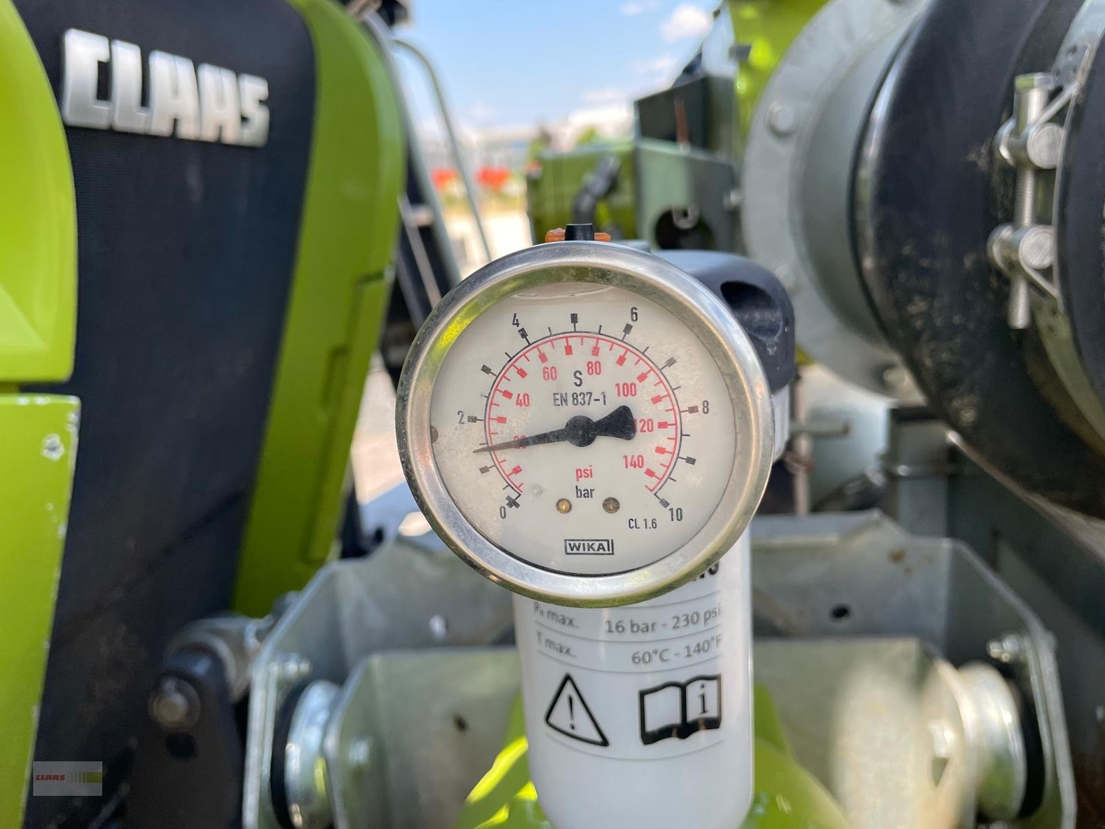 Traktor des Typs CLAAS Xerion 4000 SADDLE TRAC Zunhammer 16m³  E-FARM Auktion, Gebrauchtmaschine in Langenau (Bild 9)