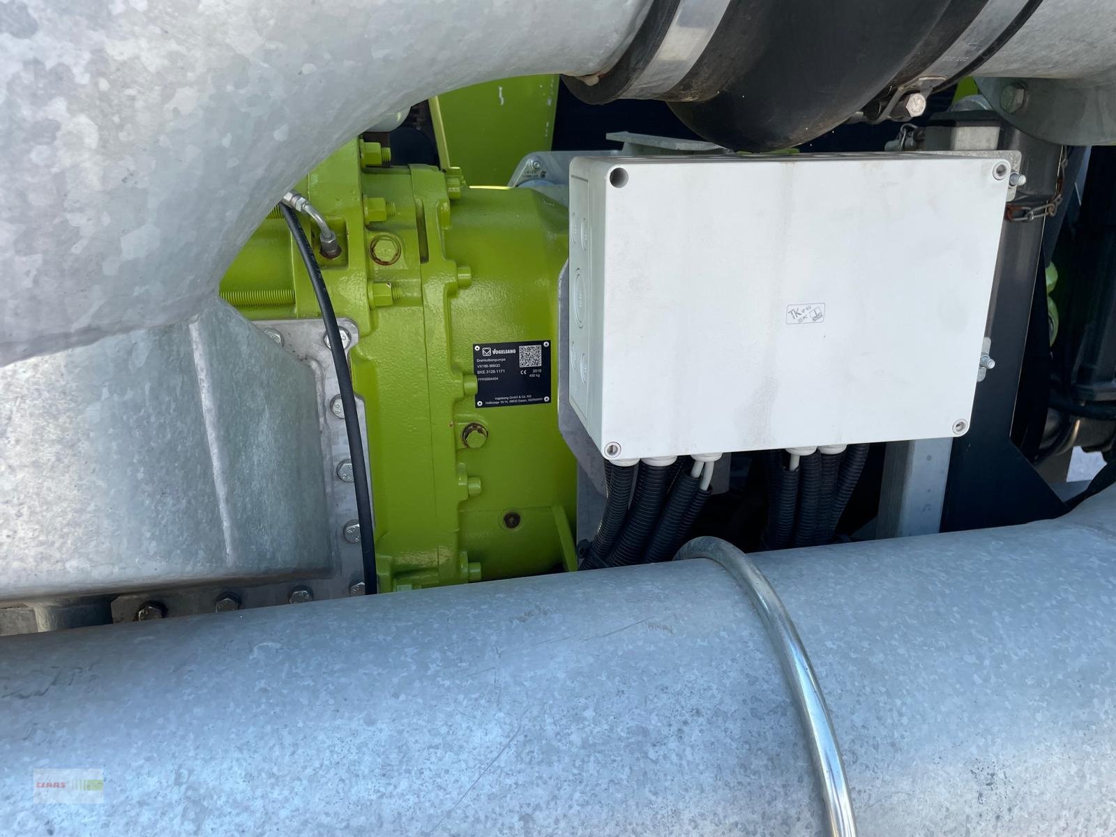 Traktor des Typs CLAAS Xerion 4000 SADDLE TRAC Zunhammer 16m³  E-FARM Auktion, Gebrauchtmaschine in Langenau (Bild 10)