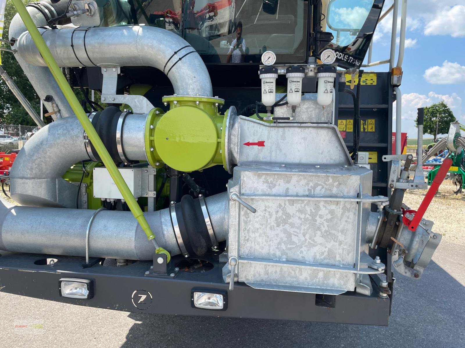 Traktor des Typs CLAAS Xerion 4000 SADDLE TRAC Zunhammer 16m³  E-FARM Auktion, Gebrauchtmaschine in Langenau (Bild 11)