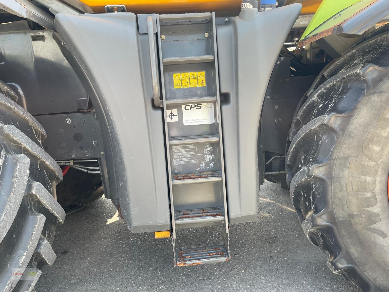 Traktor des Typs CLAAS Xerion 4000 SADDLE TRAC Zunhammer 16m³  E-FARM Auktion, Gebrauchtmaschine in Langenau (Bild 17)