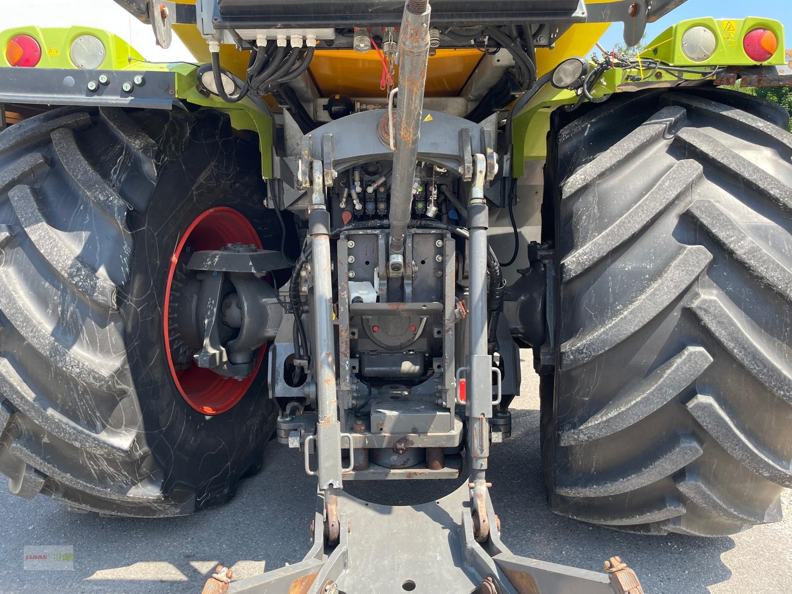 Traktor des Typs CLAAS Xerion 4000 SADDLE TRAC Zunhammer 16m³  E-FARM Auktion, Gebrauchtmaschine in Langenau (Bild 21)