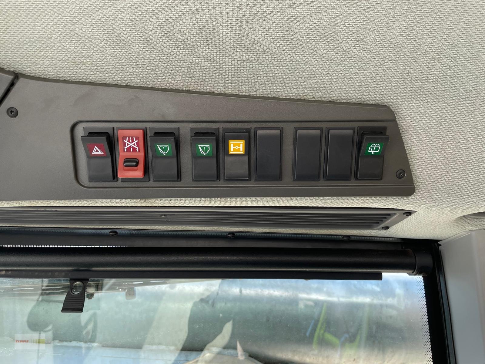 Traktor des Typs CLAAS Xerion 4000 SADDLE TRAC Zunhammer 16m³  E-FARM Auktion, Gebrauchtmaschine in Langenau (Bild 30)