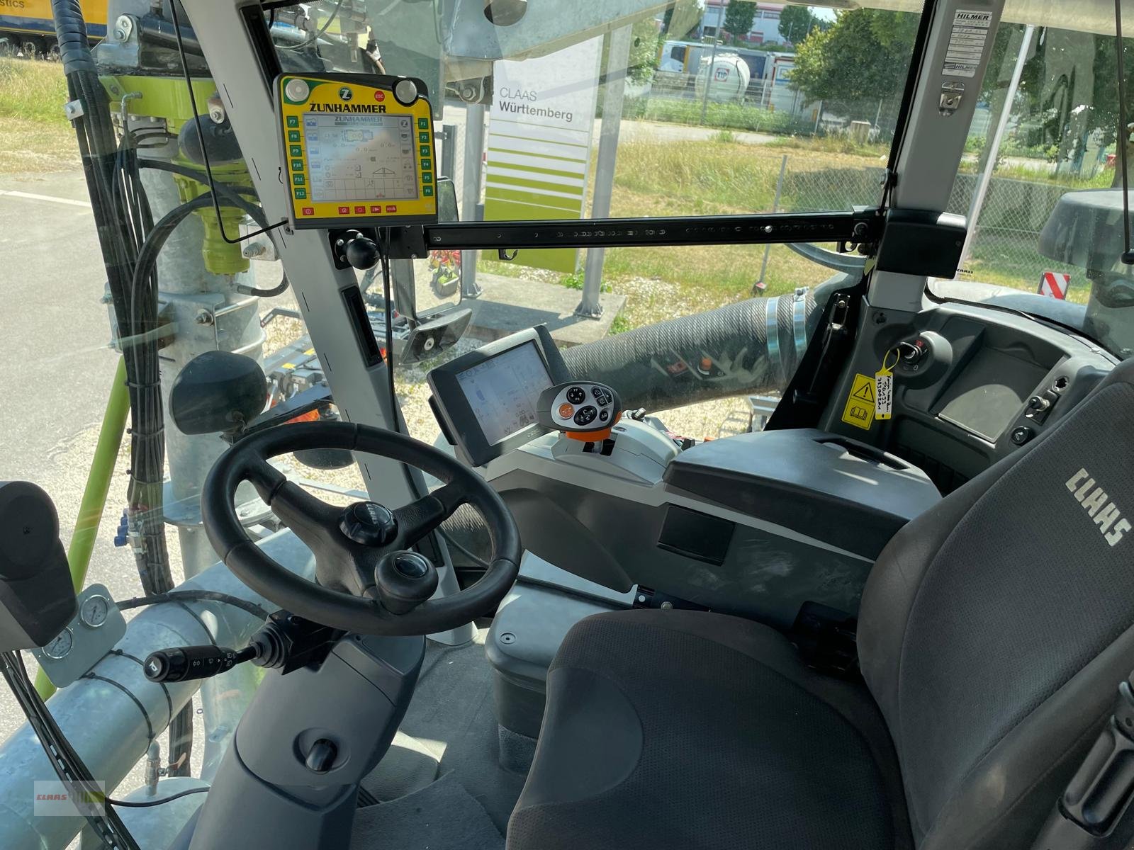 Traktor typu CLAAS Xerion 4000 SADDLE TRAC Zunhammer 16m³  Versteigerung ab-auction, Gebrauchtmaschine w Langenau (Zdjęcie 5)