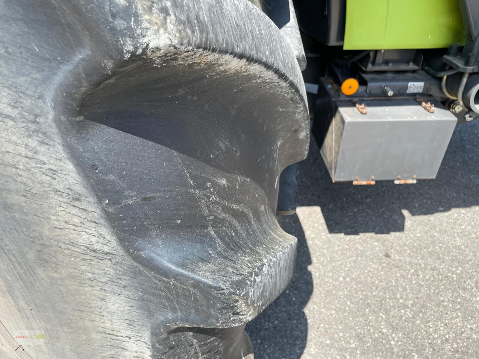 Traktor typu CLAAS Xerion 4000 SADDLE TRAC Zunhammer 16m³  Versteigerung ab-auction, Gebrauchtmaschine w Langenau (Zdjęcie 7)