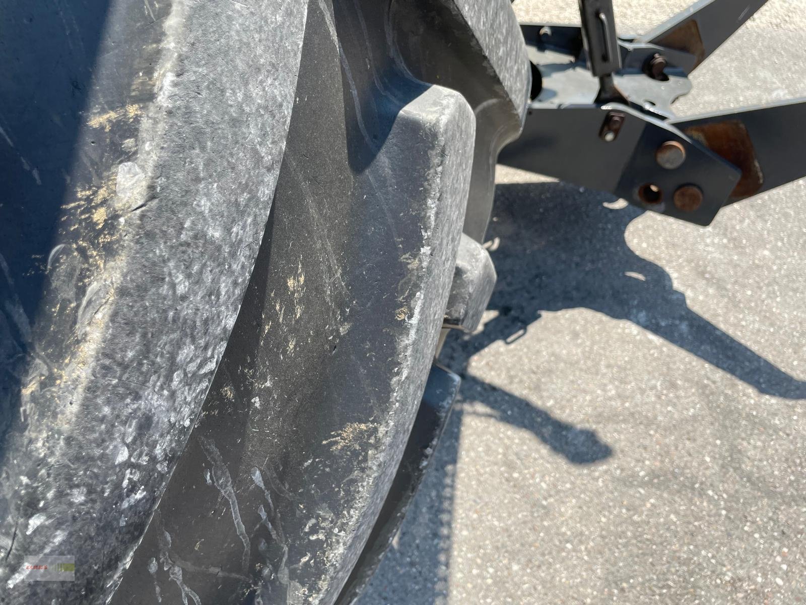 Traktor typu CLAAS Xerion 4000 SADDLE TRAC Zunhammer 16m³  Versteigerung ab-auction, Gebrauchtmaschine w Langenau (Zdjęcie 18)