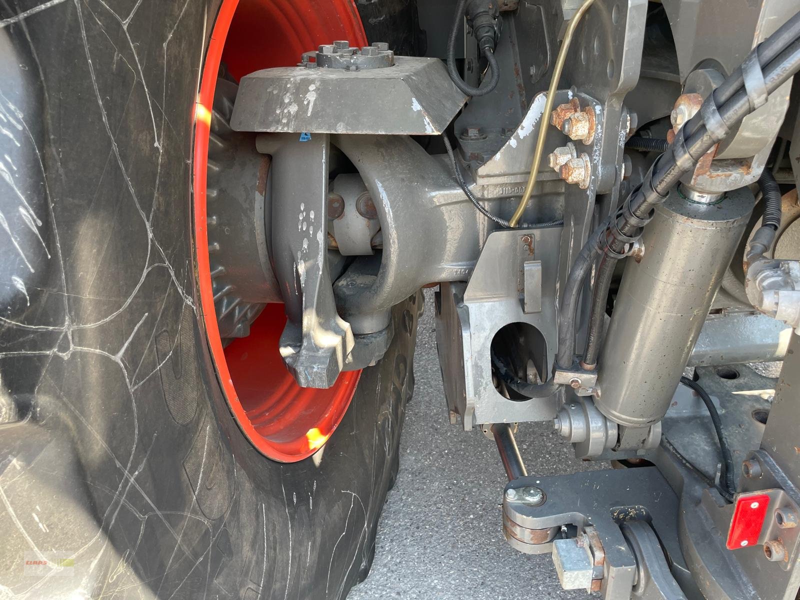 Traktor typu CLAAS Xerion 4000 SADDLE TRAC Zunhammer 16m³  Versteigerung ab-auction, Gebrauchtmaschine w Langenau (Zdjęcie 19)