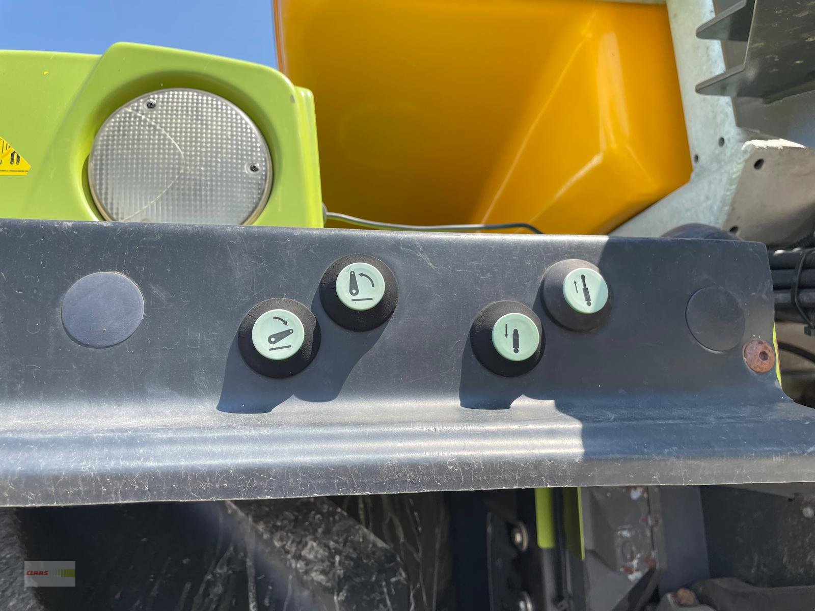 Traktor typu CLAAS Xerion 4000 SADDLE TRAC Zunhammer 16m³  Versteigerung ab-auction, Gebrauchtmaschine w Langenau (Zdjęcie 23)