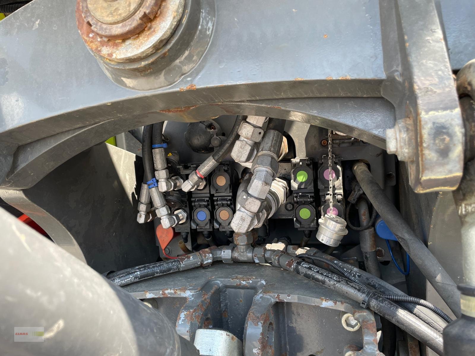 Traktor typu CLAAS Xerion 4000 SADDLE TRAC Zunhammer 16m³  Versteigerung ab-auction, Gebrauchtmaschine w Langenau (Zdjęcie 25)