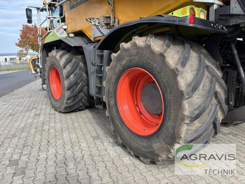 Traktor of the type CLAAS XERION 4000 SADDLE TRAC, Gebrauchtmaschine in Meppen (Picture 16)