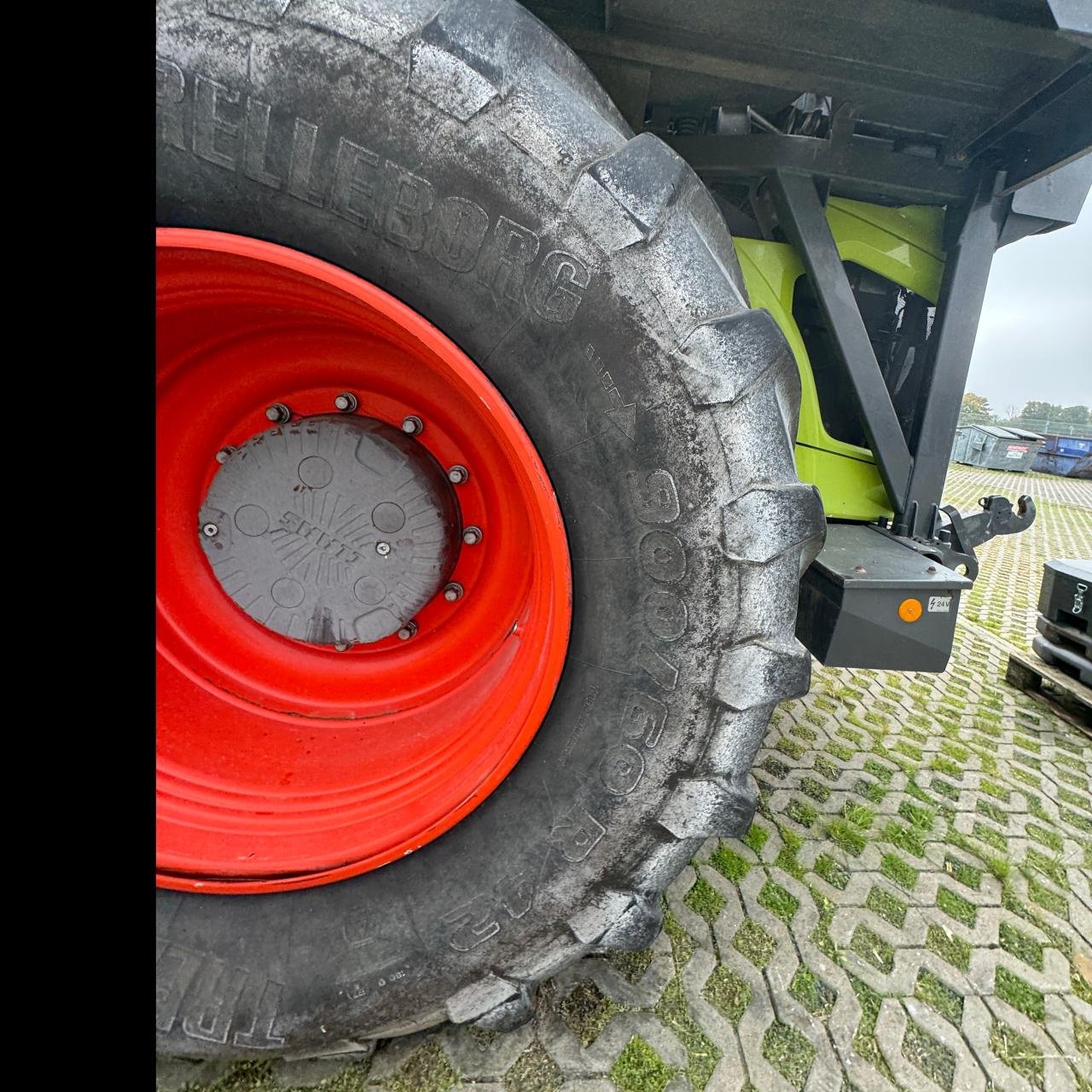Traktor типа CLAAS Xerion 4000 Saddle Trac, Gebrauchtmaschine в Könnern (Фотография 3)