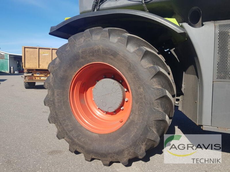 Traktor des Typs CLAAS XERION 4000 SADDLE TRAC, Gebrauchtmaschine in Gyhum-Nartum (Bild 12)