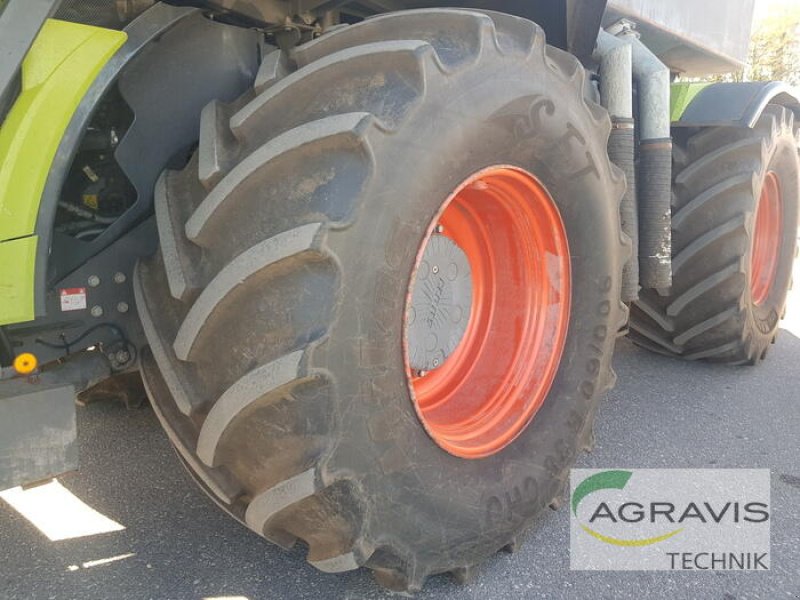 Traktor des Typs CLAAS XERION 4000 SADDLE TRAC, Gebrauchtmaschine in Gyhum-Nartum (Bild 2)
