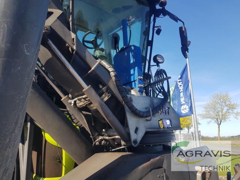 Traktor des Typs CLAAS XERION 4000 SADDLE TRAC, Gebrauchtmaschine in Gyhum-Nartum (Bild 7)