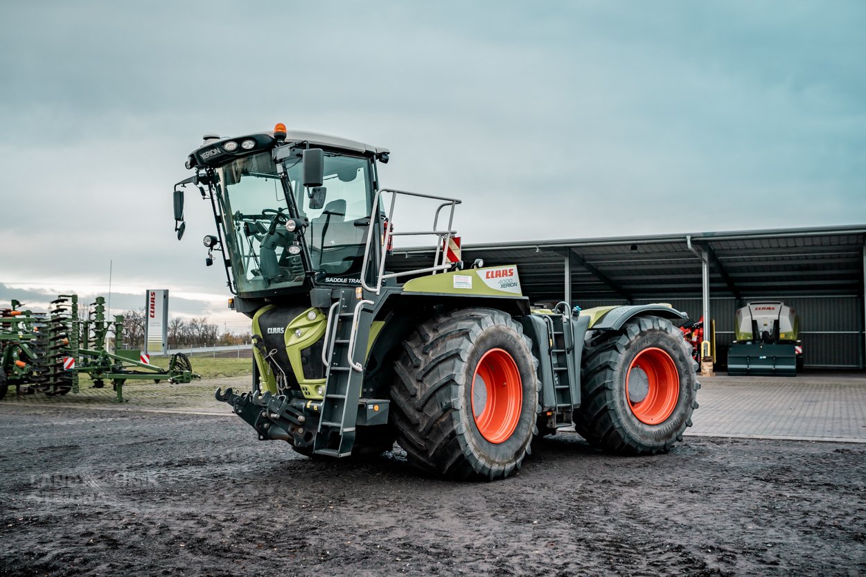 Traktor of the type CLAAS Xerion 4000 ST, Gebrauchtmaschine in Steigra (Picture 1)