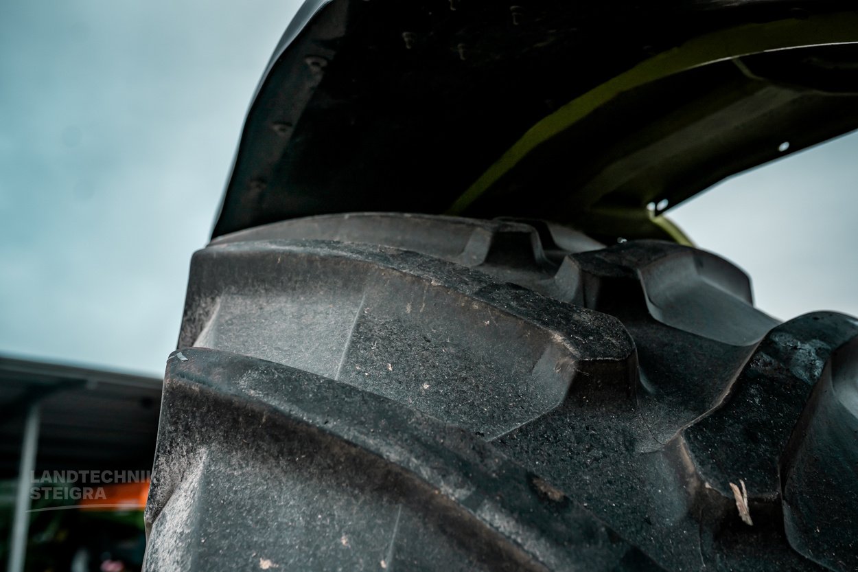 Traktor of the type CLAAS Xerion 4000 ST, Gebrauchtmaschine in Steigra (Picture 8)