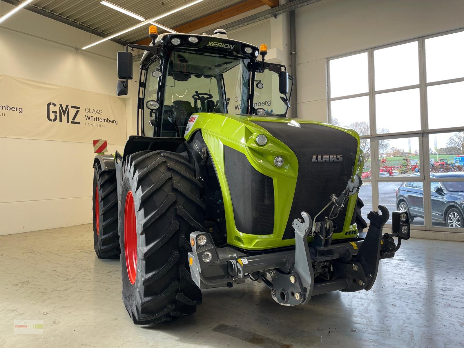 Traktor des Typs CLAAS Xerion 4000 TRAC VC PREISREDUZIERT, Gebrauchtmaschine in Langenau (Bild 1)
