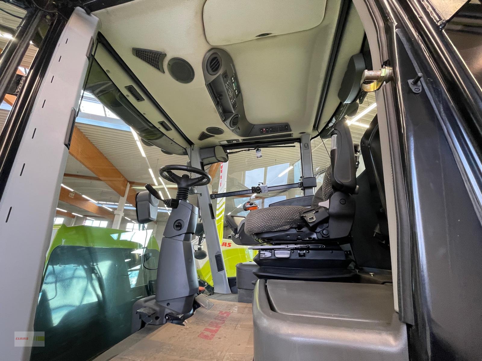 Traktor des Typs CLAAS Xerion 4000 TRAC VC PREISREDUZIERT, Gebrauchtmaschine in Langenau (Bild 6)