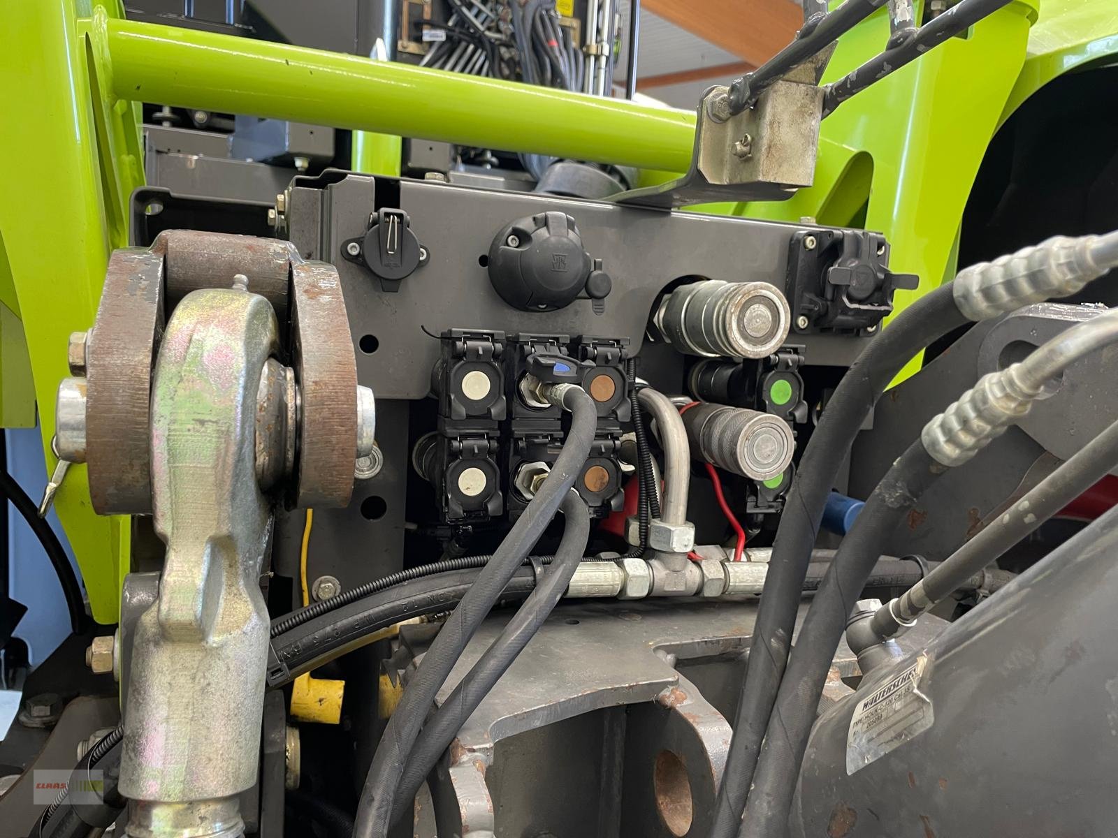Traktor des Typs CLAAS Xerion 4000 TRAC VC PREISREDUZIERT, Gebrauchtmaschine in Langenau (Bild 23)