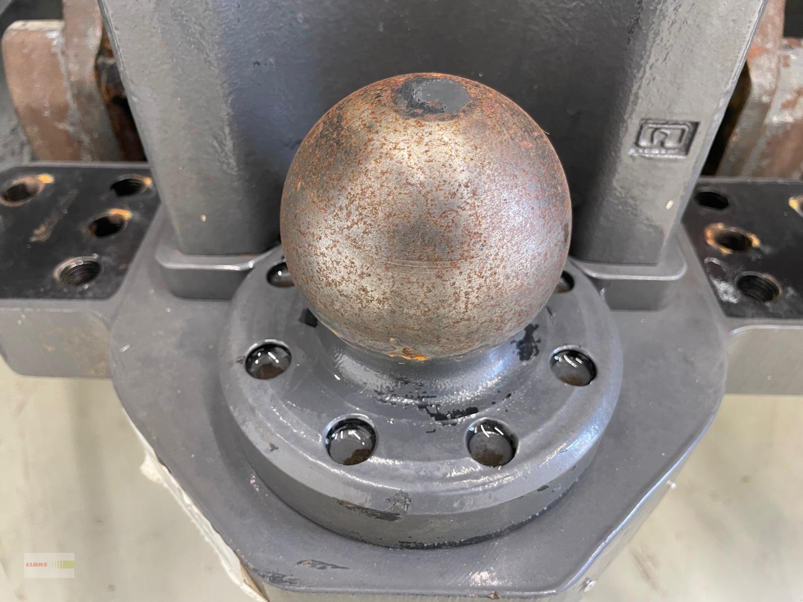 Traktor des Typs CLAAS Xerion 4000 TRAC VC PREISREDUZIERT, Gebrauchtmaschine in Langenau (Bild 26)