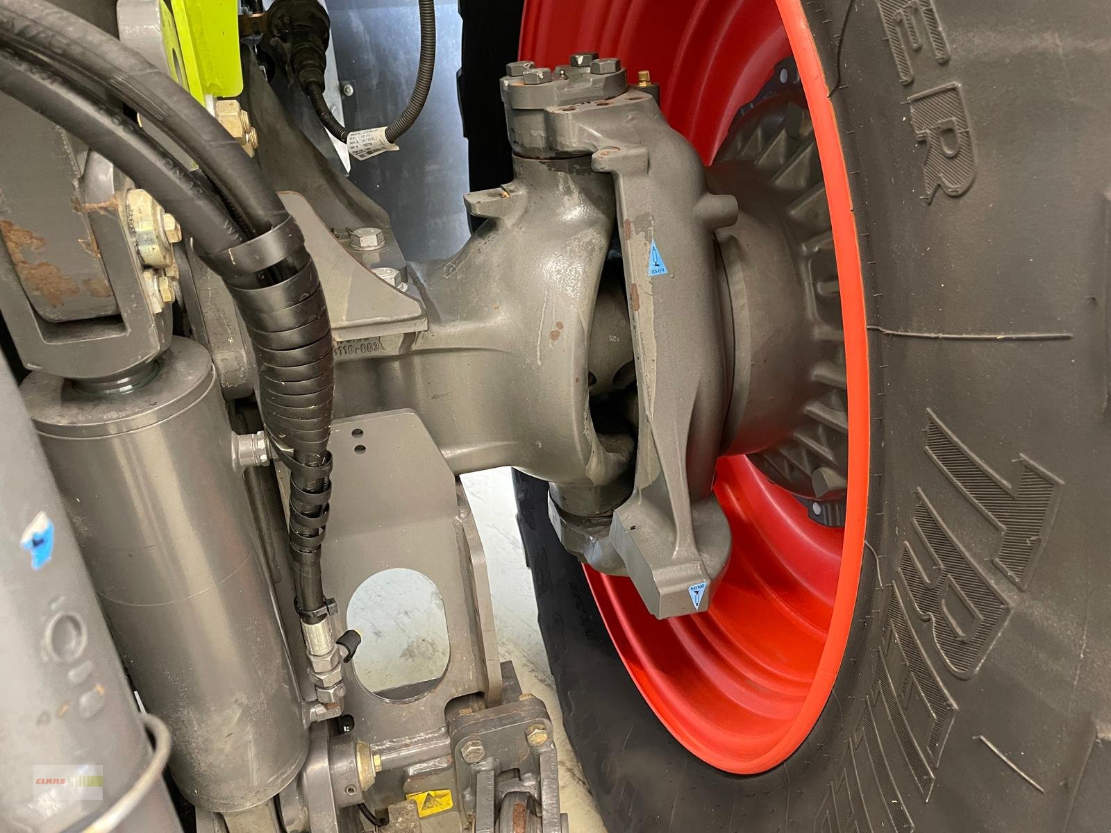 Traktor des Typs CLAAS Xerion 4000 TRAC VC PREISREDUZIERT, Gebrauchtmaschine in Langenau (Bild 28)