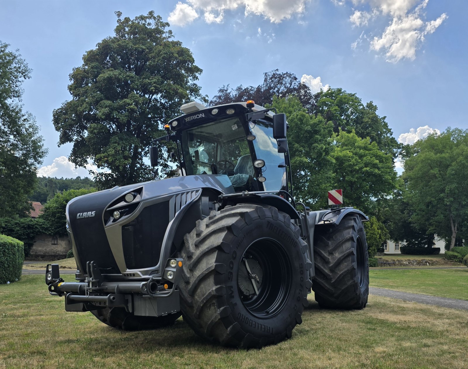 Traktor a típus CLAAS XERION 4000 Trac VC/Wendecockp./NUR 3950h/Paltin Special Edit./absoluter TOP Zustand, Gebrauchtmaschine ekkor: Michelau Ofr. (Kép 9)