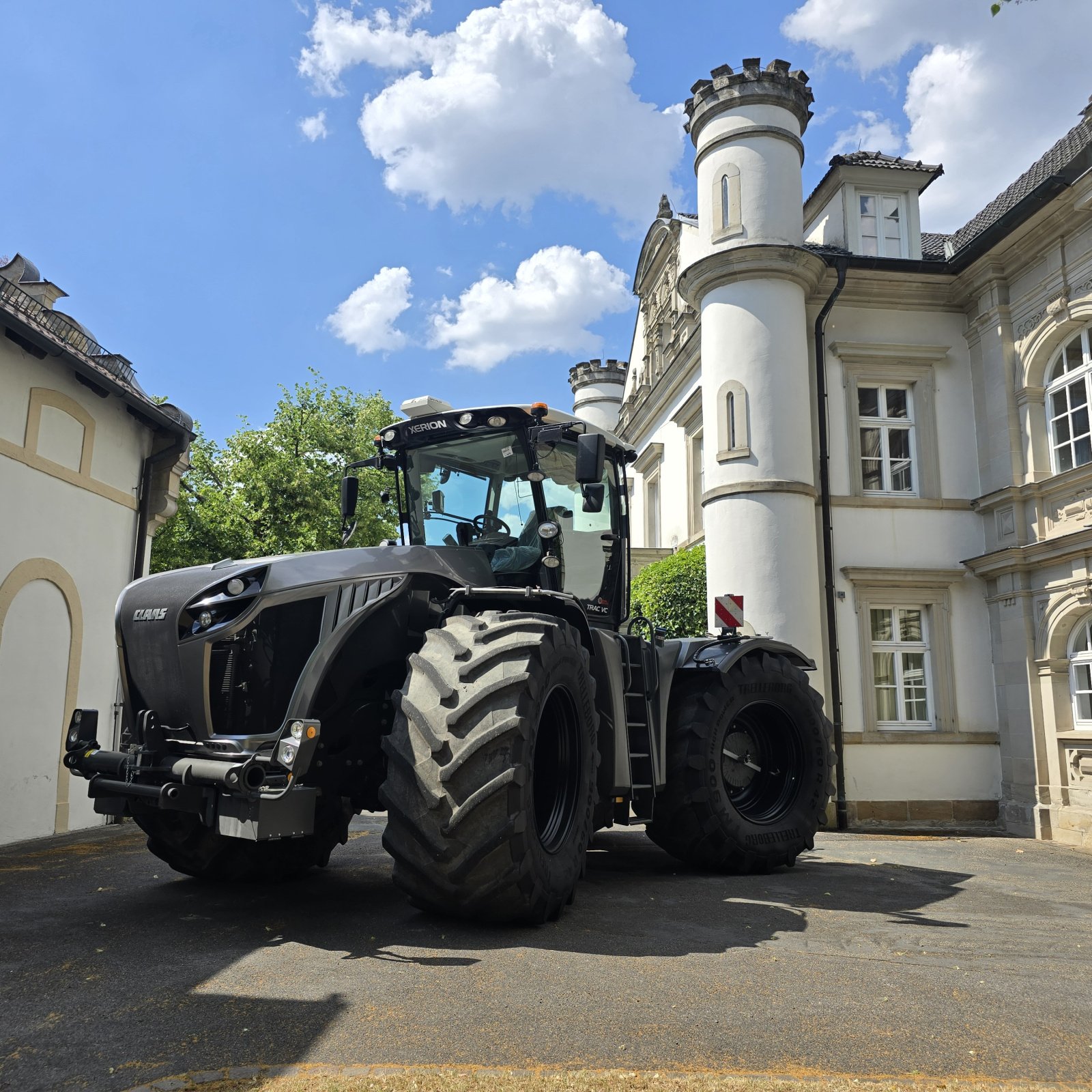 Traktor a típus CLAAS XERION 4000 Trac VC/Wendecockp./NUR 3950h/Paltin Special Edit./absoluter TOP Zustand, Gebrauchtmaschine ekkor: Michelau Ofr. (Kép 15)