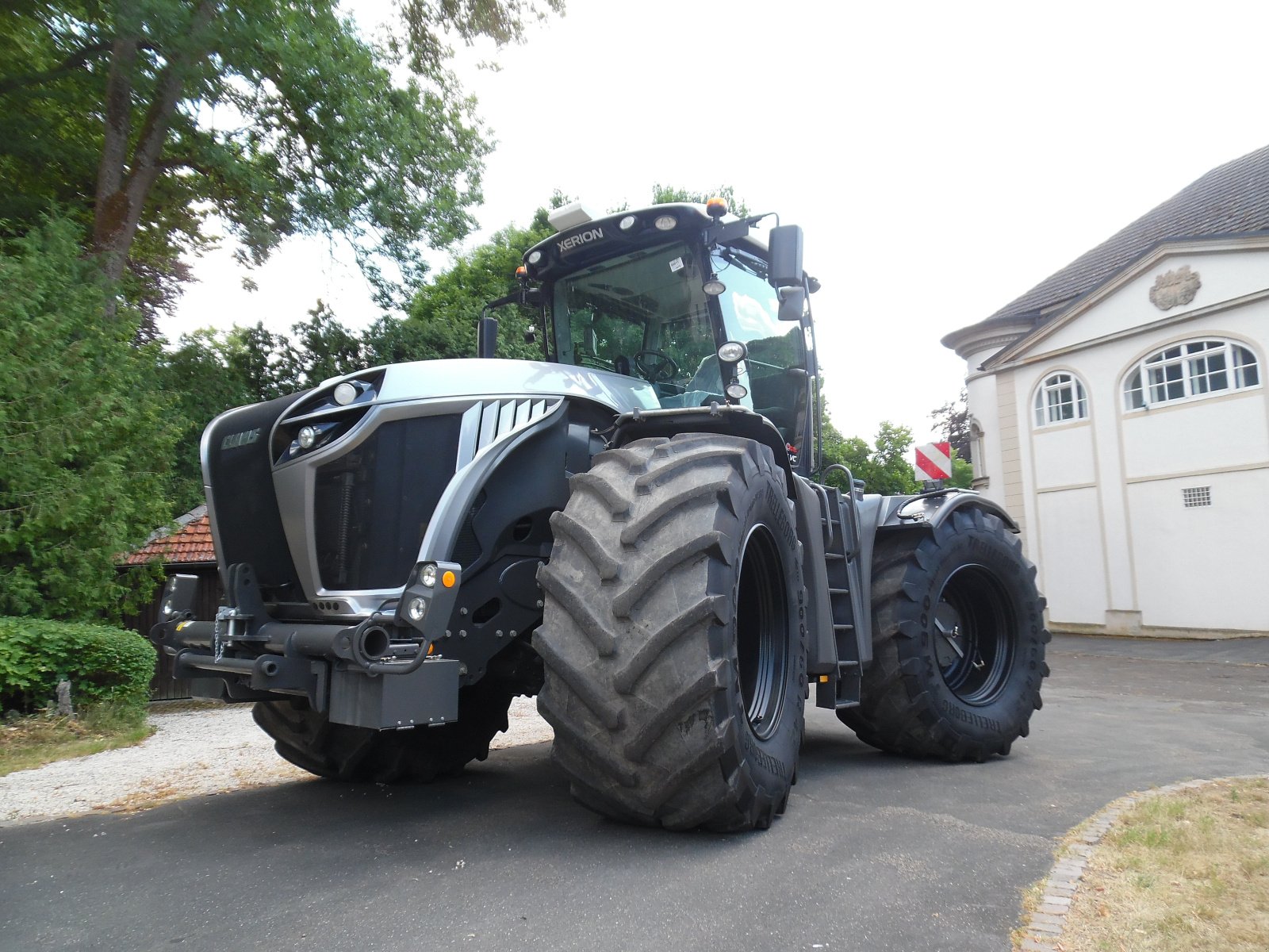 Traktor a típus CLAAS XERION 4000 Trac VC/Wendecockp./NUR 3950h/Paltin Special Edit./absoluter TOP Zustand, Gebrauchtmaschine ekkor: Michelau Ofr. (Kép 19)