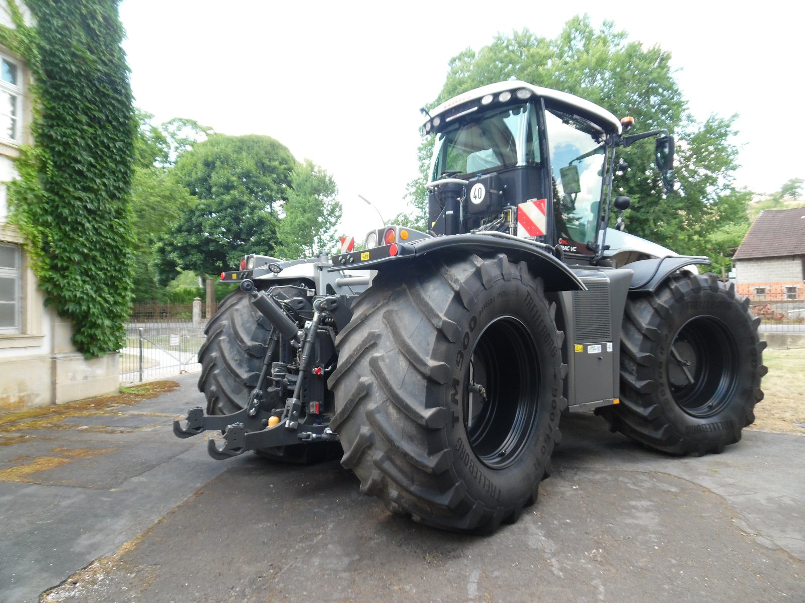 Traktor a típus CLAAS XERION 4000 Trac VC/Wendecockp./NUR 3950h/Paltin Special Edit./absoluter TOP Zustand, Gebrauchtmaschine ekkor: Michelau Ofr. (Kép 21)