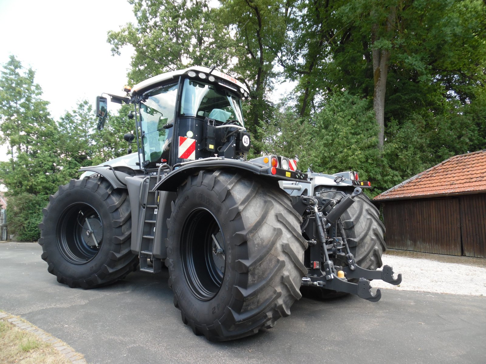 Traktor a típus CLAAS XERION 4000 Trac VC/Wendecockp./NUR 3950h/Paltin Special Edit./absoluter TOP Zustand, Gebrauchtmaschine ekkor: Michelau Ofr. (Kép 22)