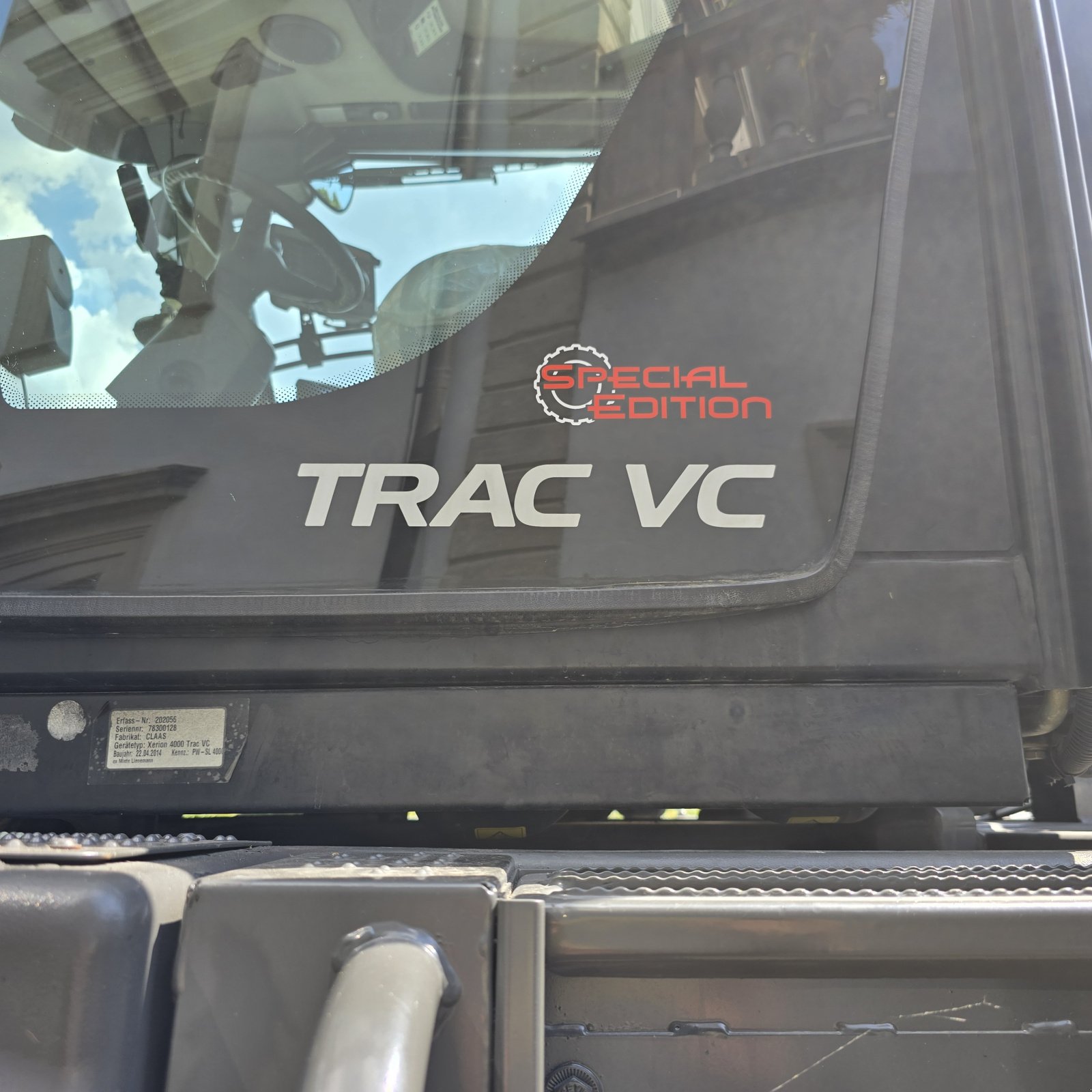 Traktor a típus CLAAS XERION 4000 Trac VC/Wendecockp./NUR 3950h/Paltin Special Edit./absoluter TOP Zustand, Gebrauchtmaschine ekkor: Michelau Ofr. (Kép 24)