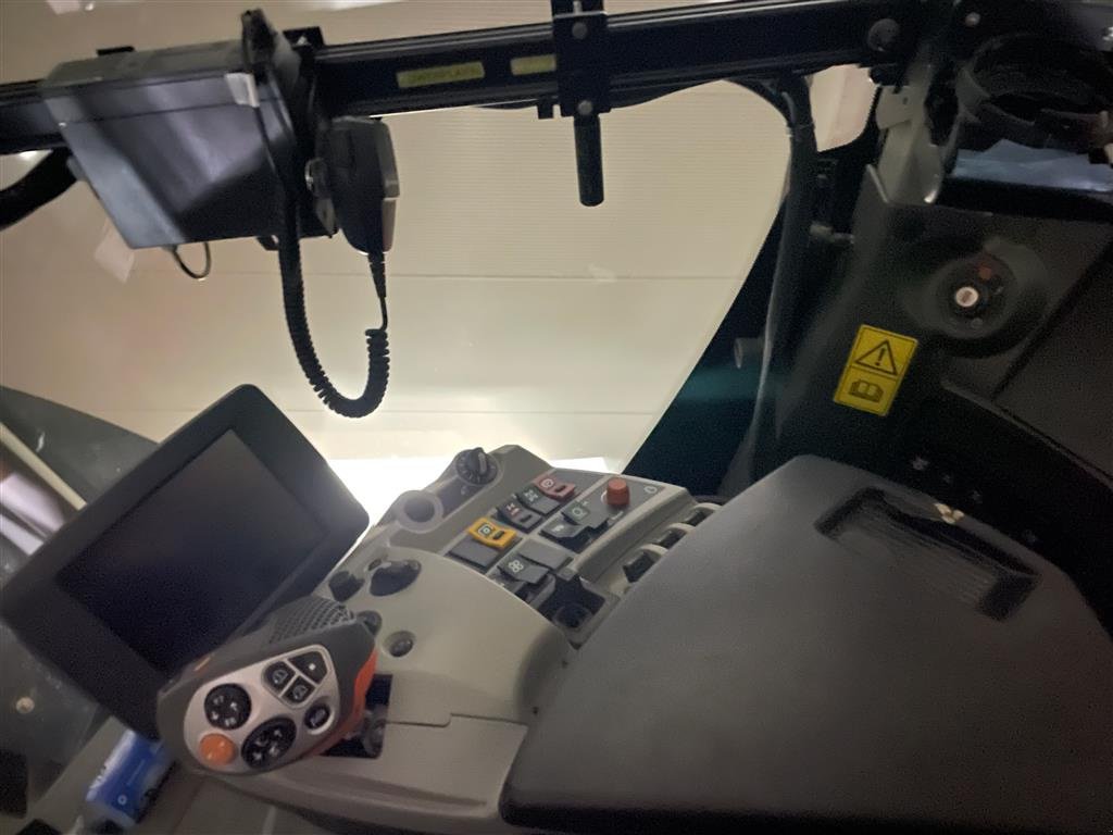 Traktor des Typs CLAAS Xerion 4000 Trac VC, Gebrauchtmaschine in Lommatzsch (Bild 7)