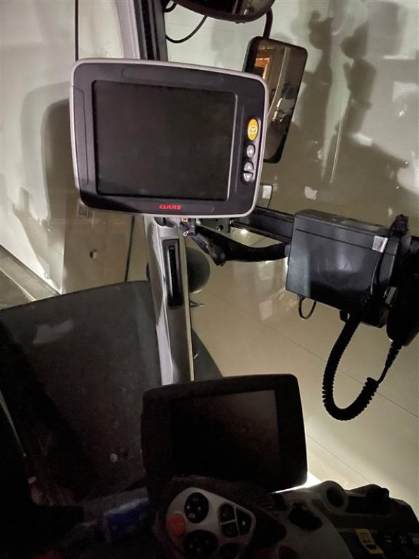 Traktor des Typs CLAAS Xerion 4000 Trac VC, Gebrauchtmaschine in Lommatzsch (Bild 8)