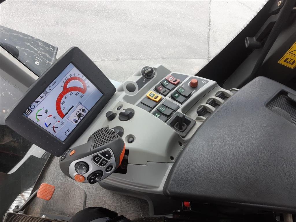 Traktor des Typs CLAAS Xerion 4000 Trac VC, Gebrauchtmaschine in Lommatzsch (Bild 9)