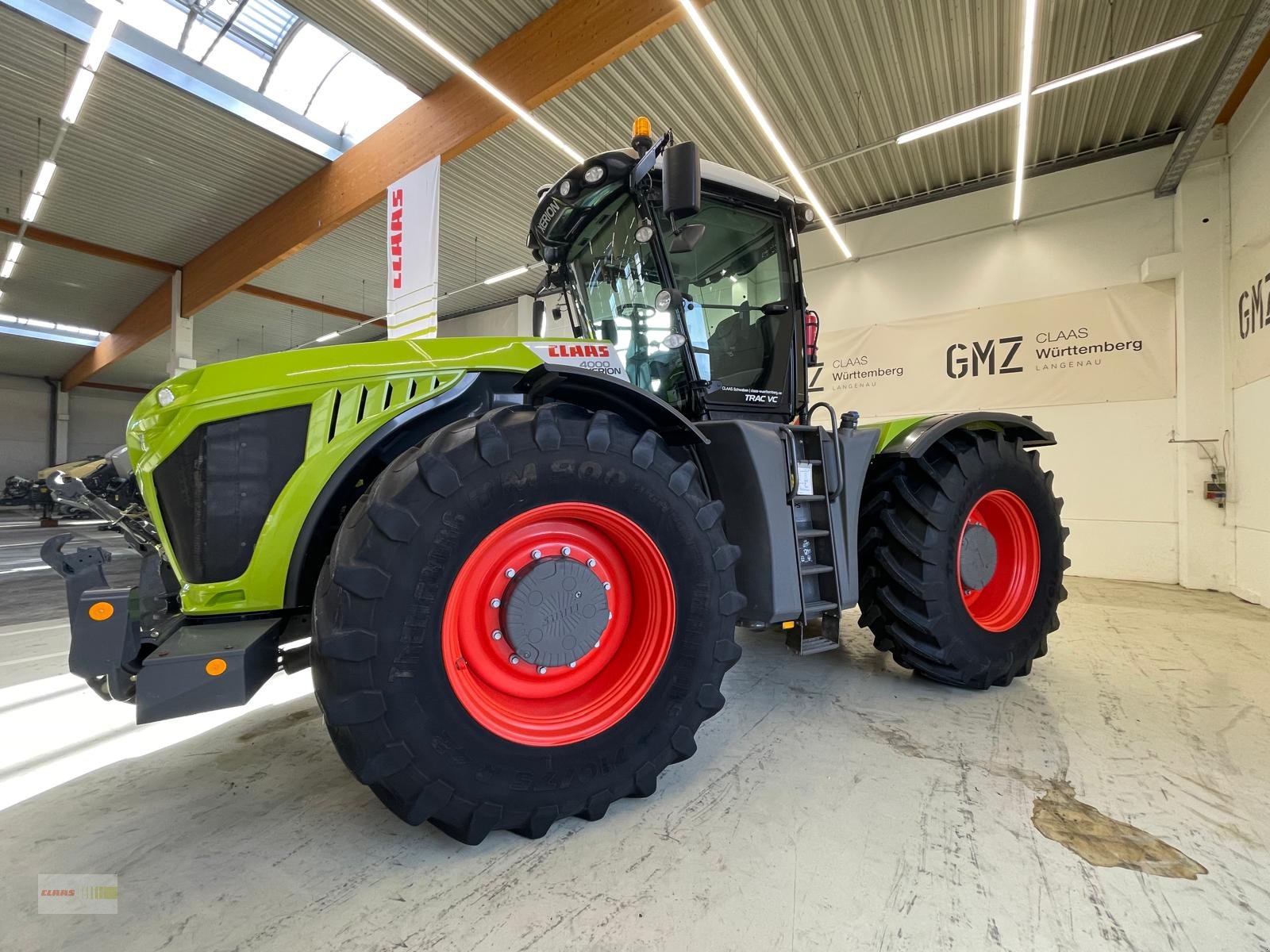 Traktor van het type CLAAS Xerion 4000 TRAC VC, Gebrauchtmaschine in Langenau (Foto 3)