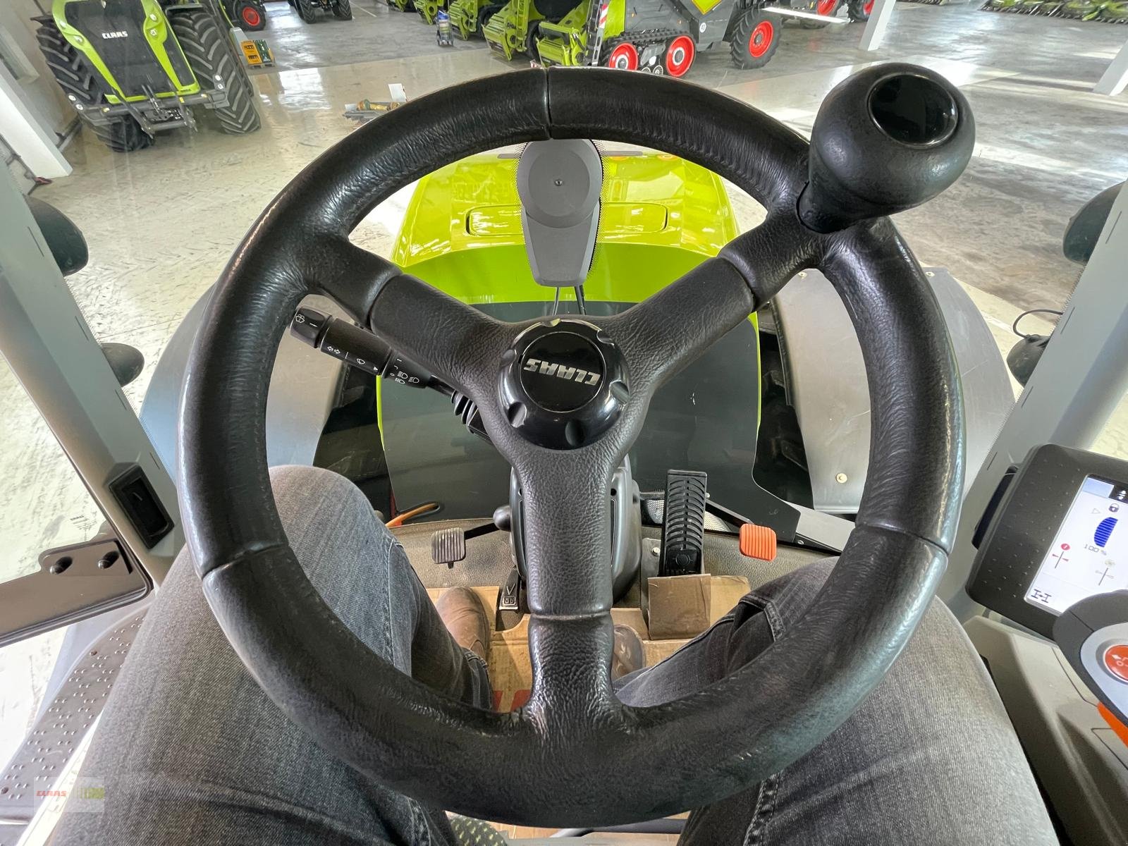 Traktor van het type CLAAS Xerion 4000 TRAC VC, Gebrauchtmaschine in Langenau (Foto 8)