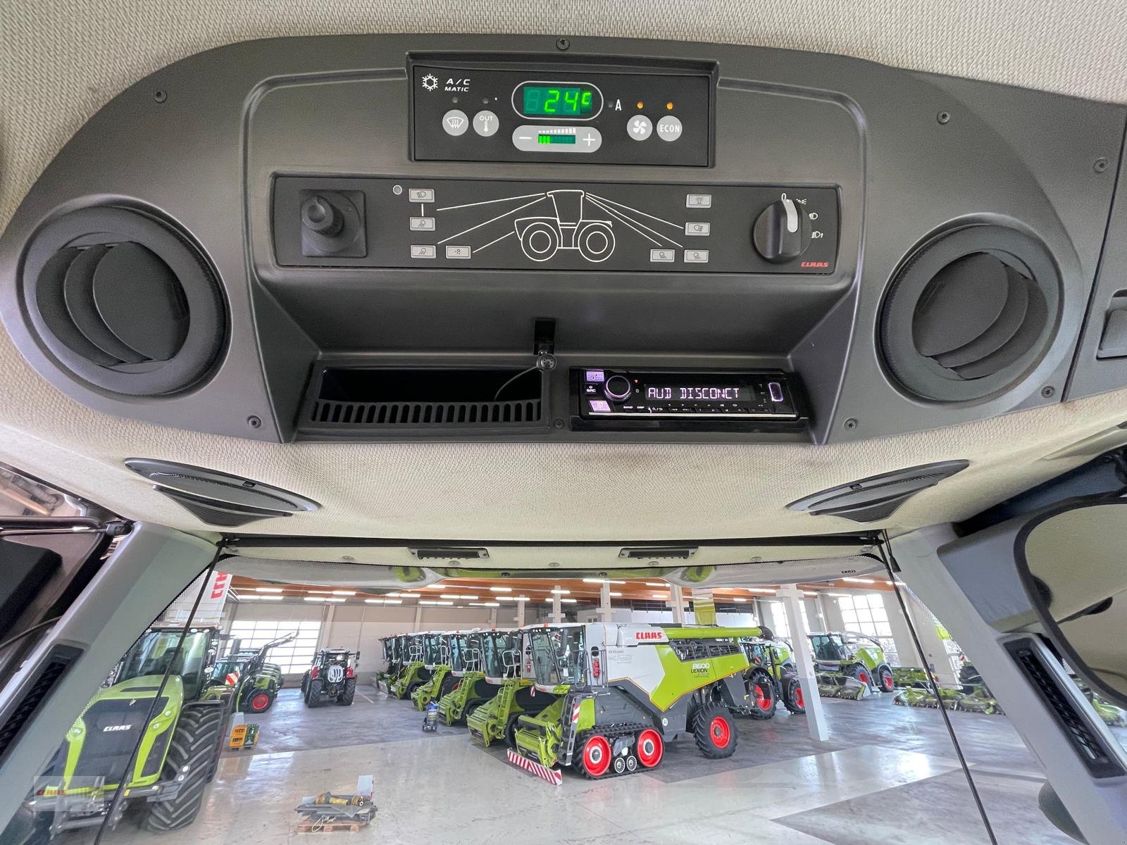 Traktor van het type CLAAS Xerion 4000 TRAC VC, Gebrauchtmaschine in Langenau (Foto 9)