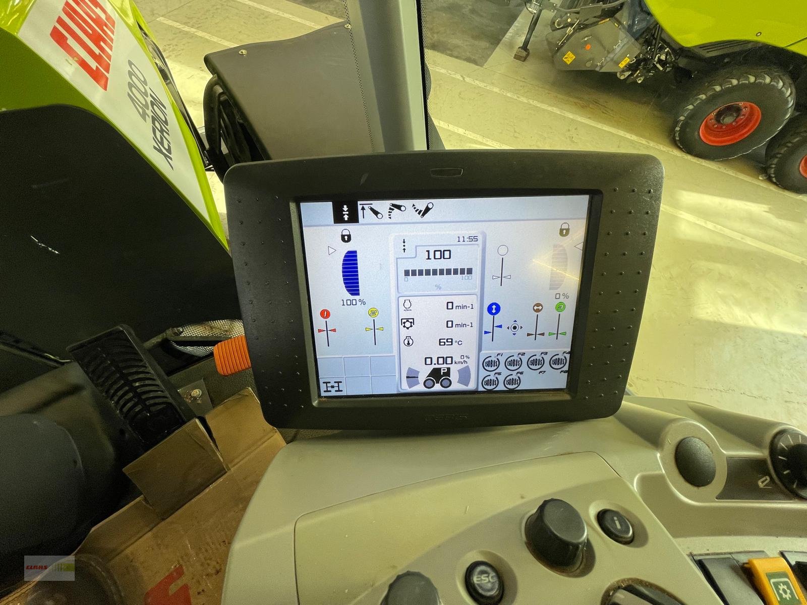 Traktor van het type CLAAS Xerion 4000 TRAC VC, Gebrauchtmaschine in Langenau (Foto 10)