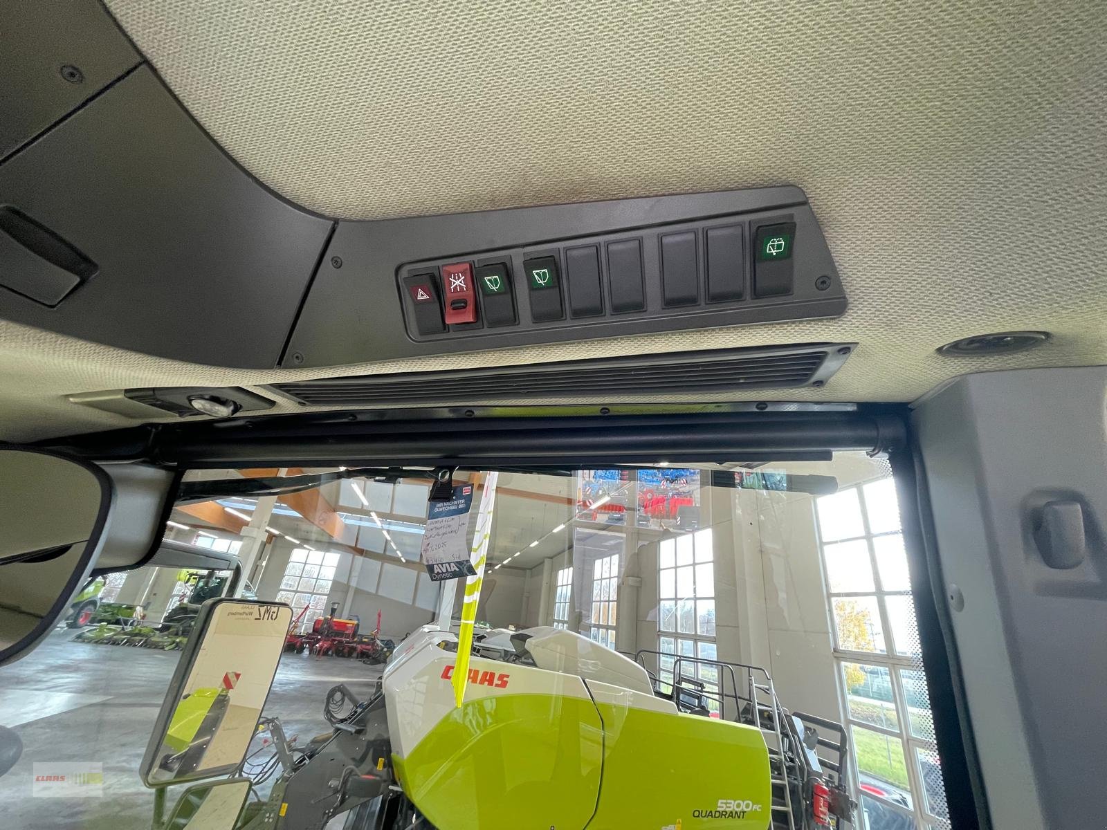 Traktor van het type CLAAS Xerion 4000 TRAC VC, Gebrauchtmaschine in Langenau (Foto 11)