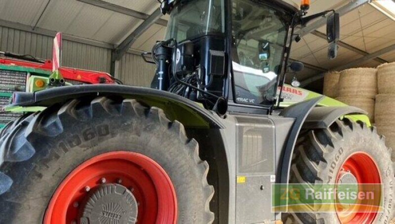 Traktor des Typs CLAAS XERION 4000 TRAC VC, Gebrauchtmaschine in Bruchsal (Bild 3)